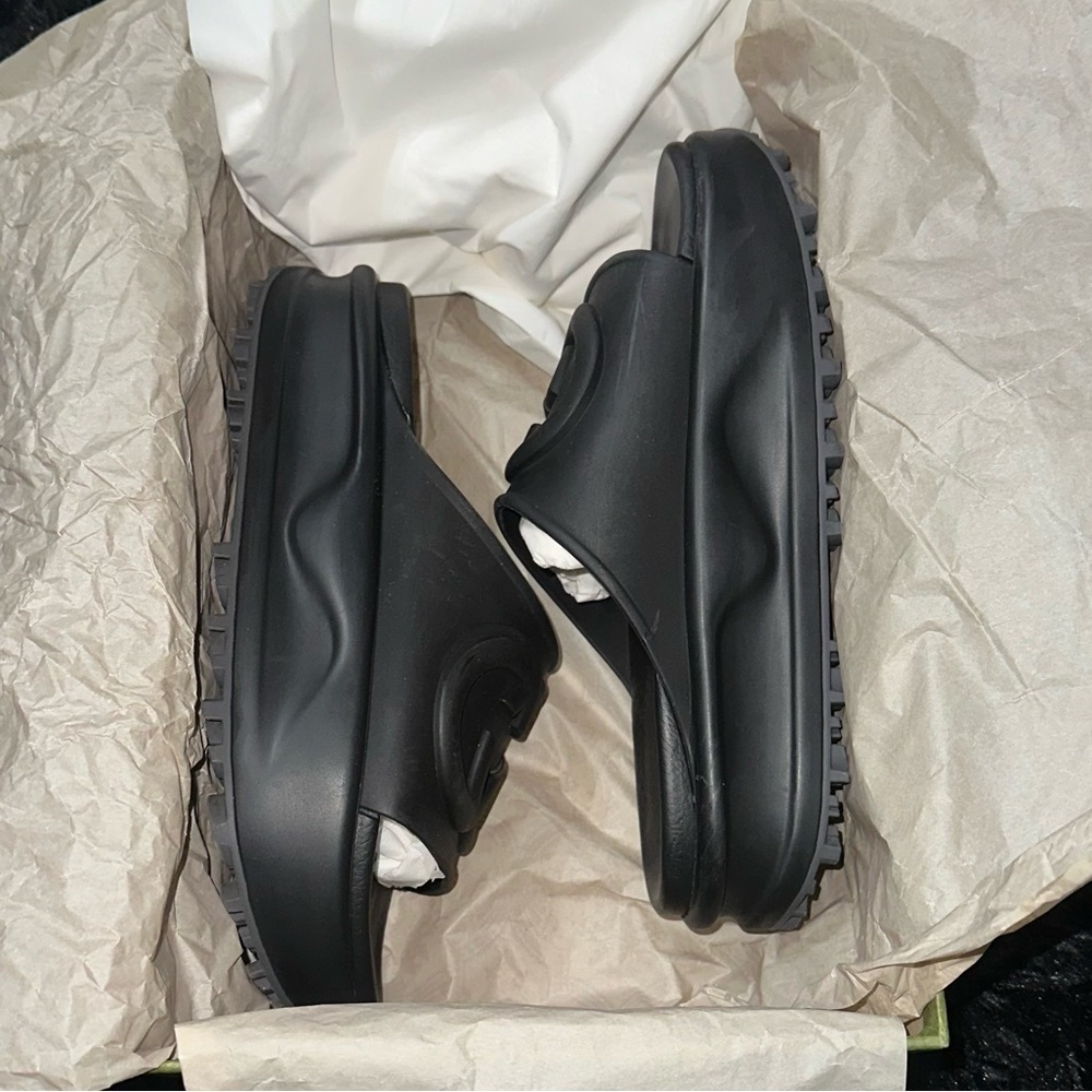 Gucci Interlocking G Logo Black Platform Slides - Picture 4 of 9